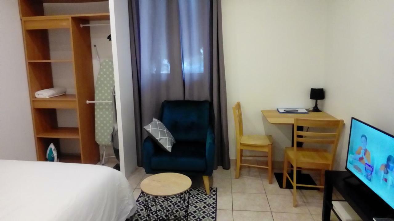 Appartement Aad1 Clamart 200 M Du Tramway T6 St Pave Blc Avec Cuisine Separee Экстерьер фото